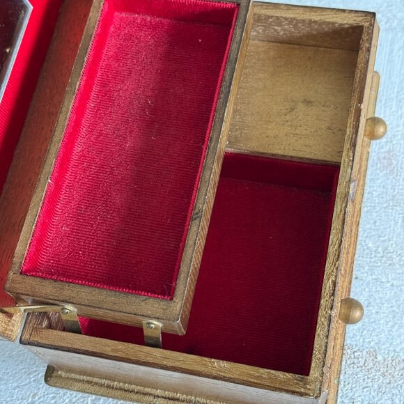 Vintage Florentine Style Gold Gilded Jewelry Box - Picture 9 of 11